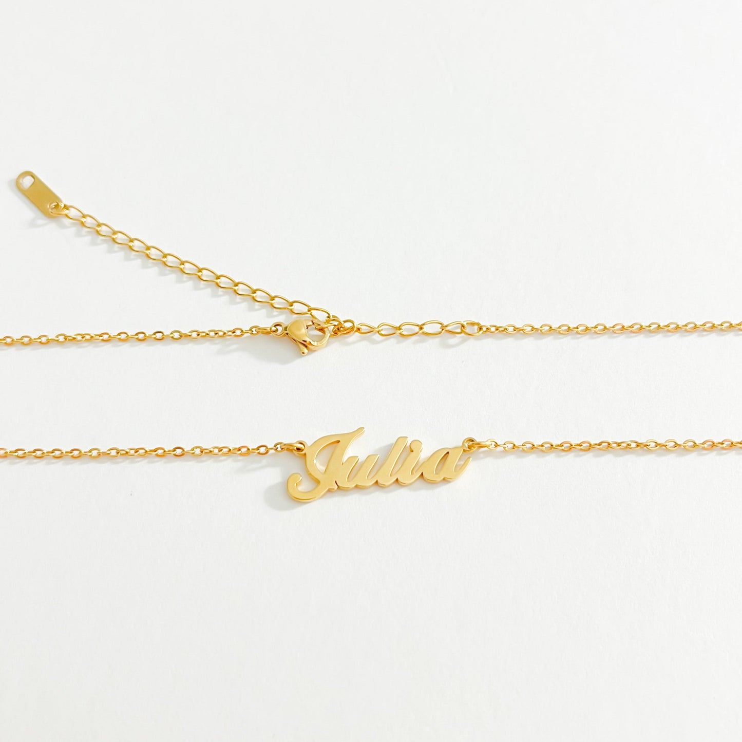 THE PERSONALISED NAME NECKLACE