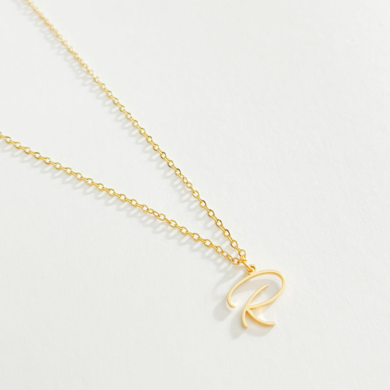 The Cursive Initial Necklace | Personalised Jewellery - ROSOKI – ROSOKI